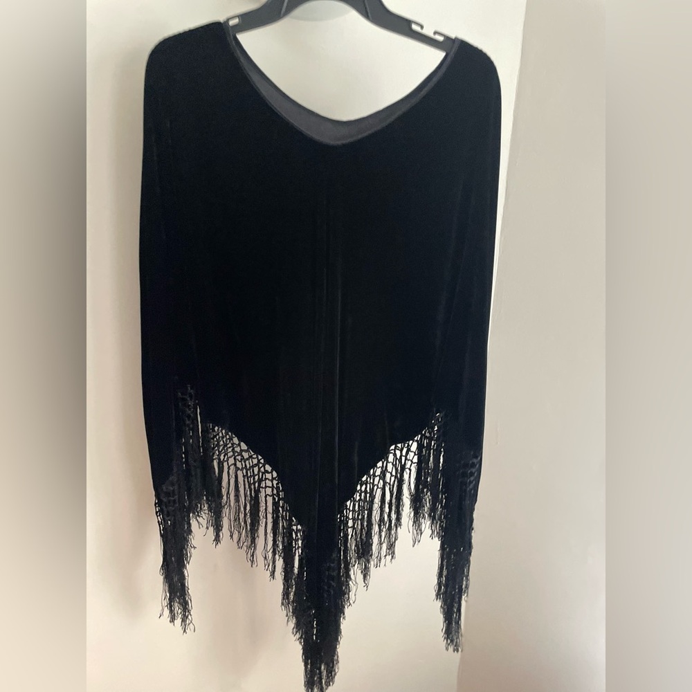 NWOT! Elegant Black Velvet Shawl w/Silk Lining Fringe Detail Formal Shawl OS